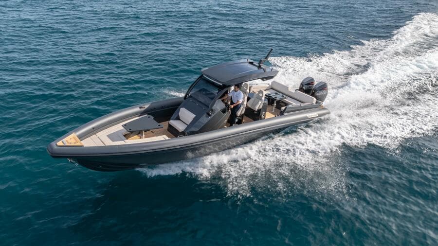 2025 Skipper darkgrey/macadima