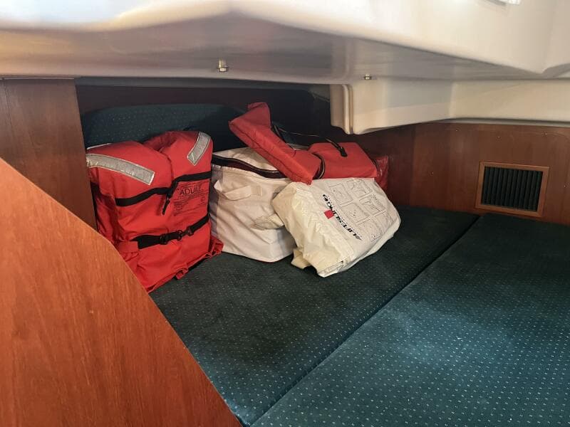 2001 Beneteau Oceanis 381 - 