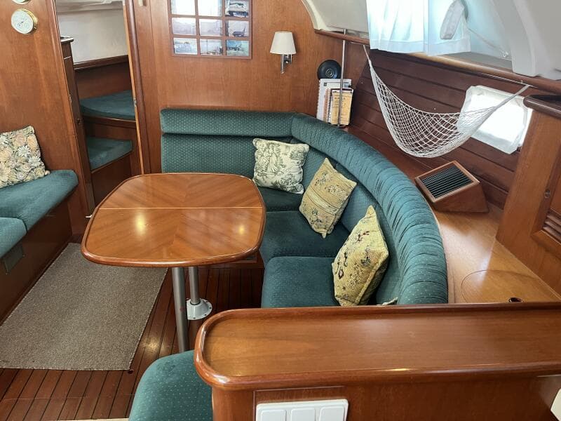 2001 Beneteau Oceanis 381 - 