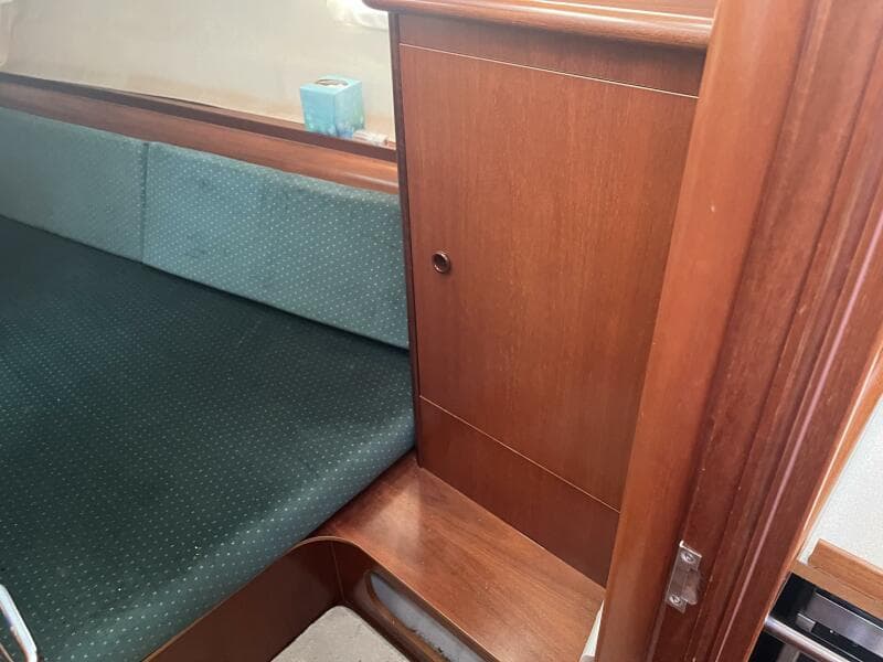 2001 Beneteau Oceanis 381 - 