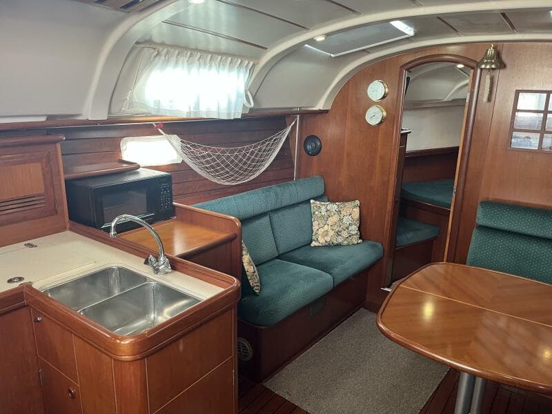 2001 Beneteau Oceanis 381 - 
