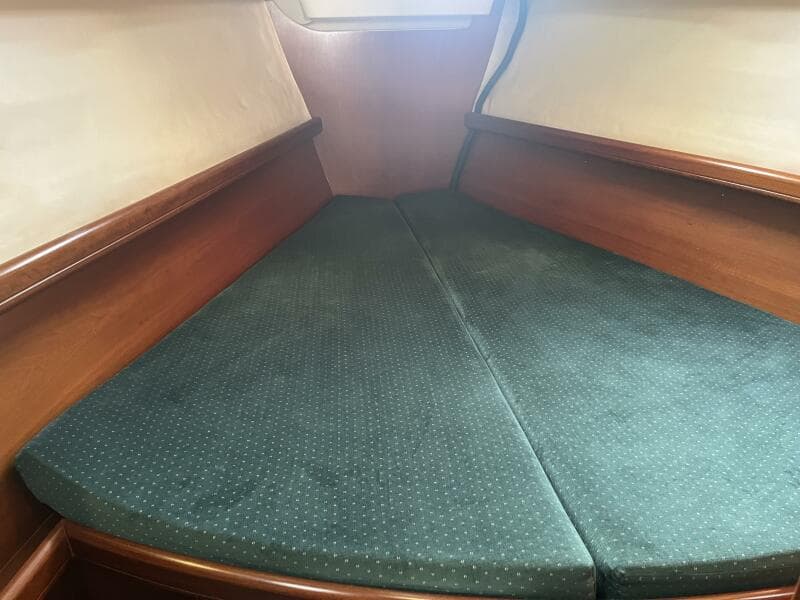 2001 Beneteau Oceanis 381 - 