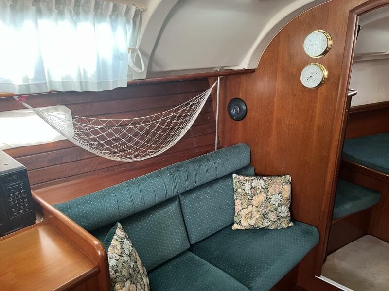 2001 Beneteau Oceanis 381 - 