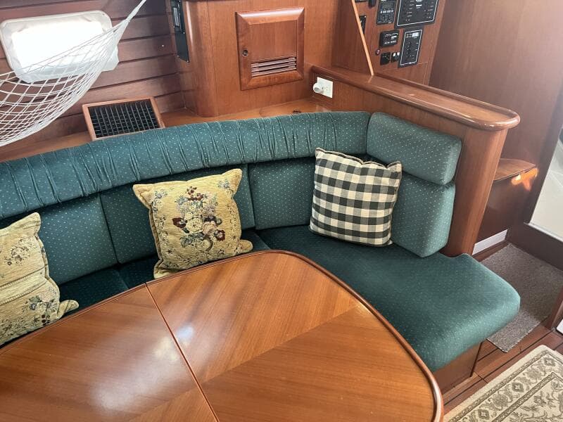 2001 Beneteau Oceanis 381 - 