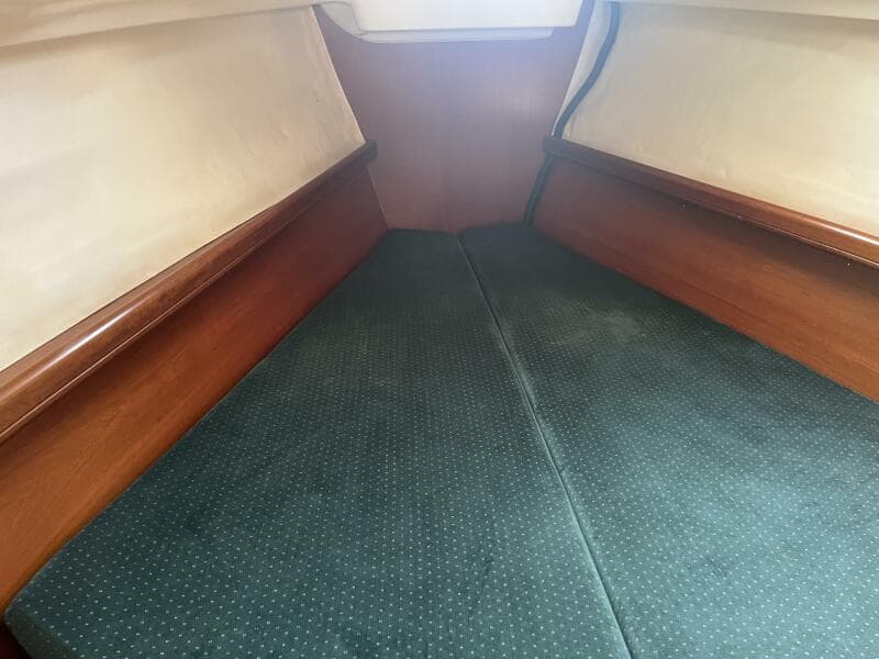 2001 Beneteau Oceanis 381 - 