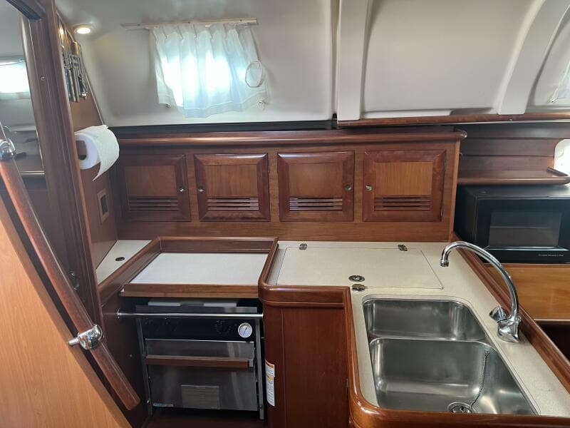 2001 Beneteau Oceanis 381 - 