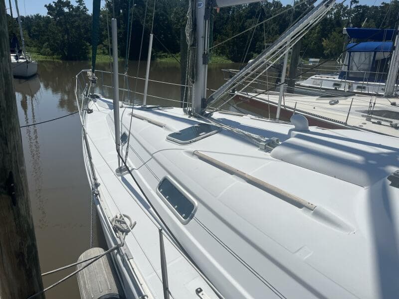 2001 Beneteau Oceanis 381 - 