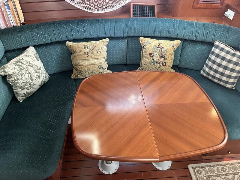 2001 Beneteau Oceanis 381 - 