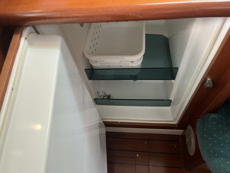 2001 Beneteau Oceanis 381 - 