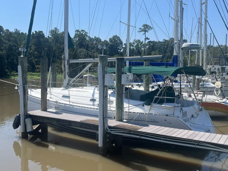 2001 Beneteau Oceanis 381 - 