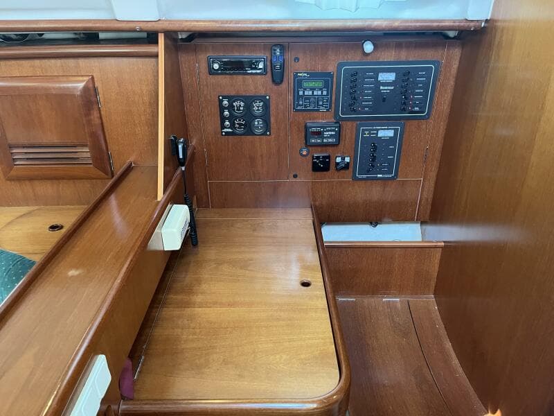 2001 Beneteau Oceanis 381 - 