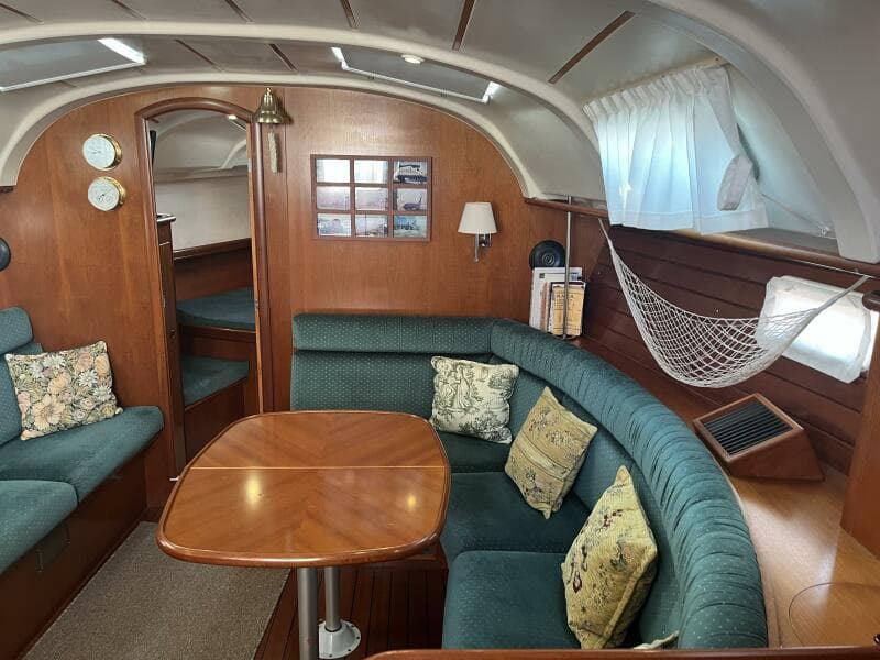 2001 Beneteau Oceanis 381 - 