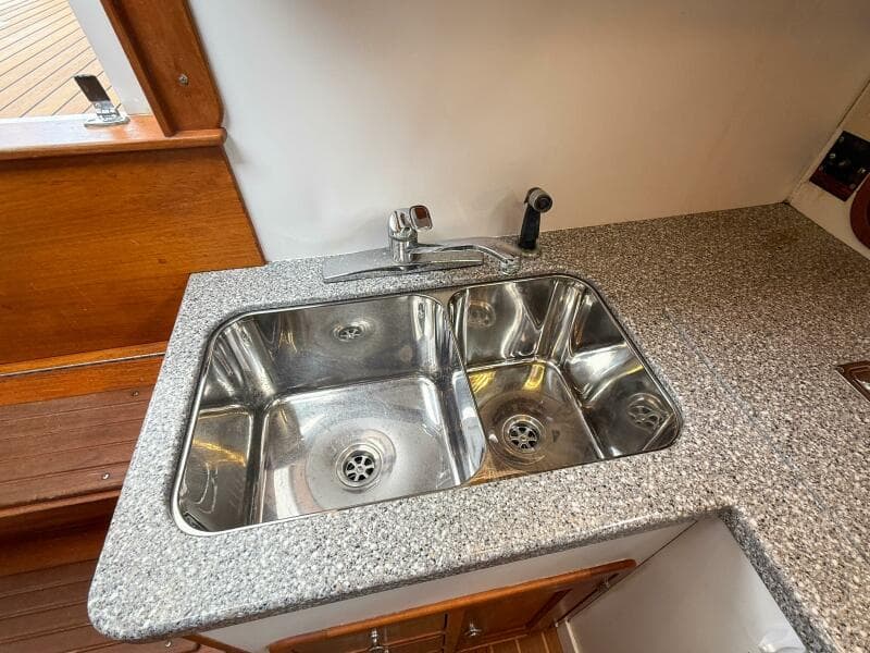 2002 Legacy 34 Express Twin Jet