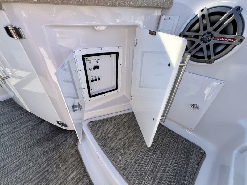 2019 Four Winns H290