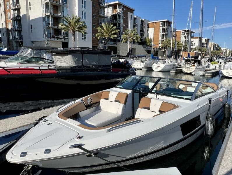 2019 Four Winns H290