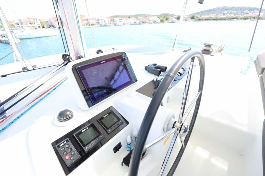 2020-lagoon-46-sail-9906407-20250830010130065-4.jpg