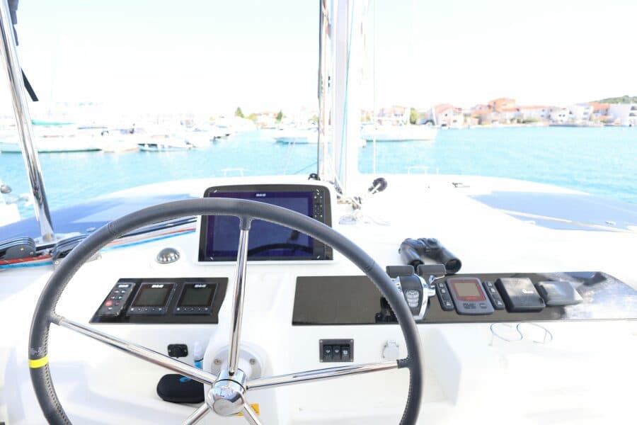 2020-lagoon-46-sail-9906407-20250830010214468-2.jpg