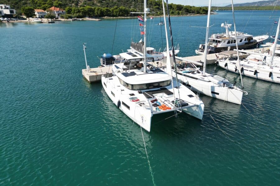 2020-lagoon-46-sail-9906407-20250830010736448-2.jpg