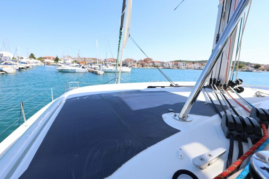 2020-lagoon-46-sail-9906407-20250830010215454-3.jpg