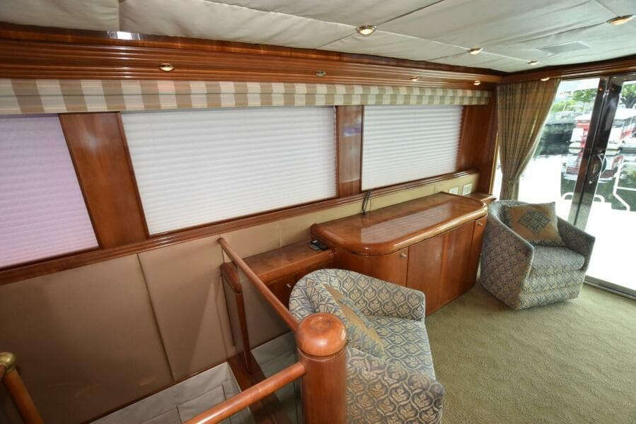 1998 Hatteras 74 Sportdeck