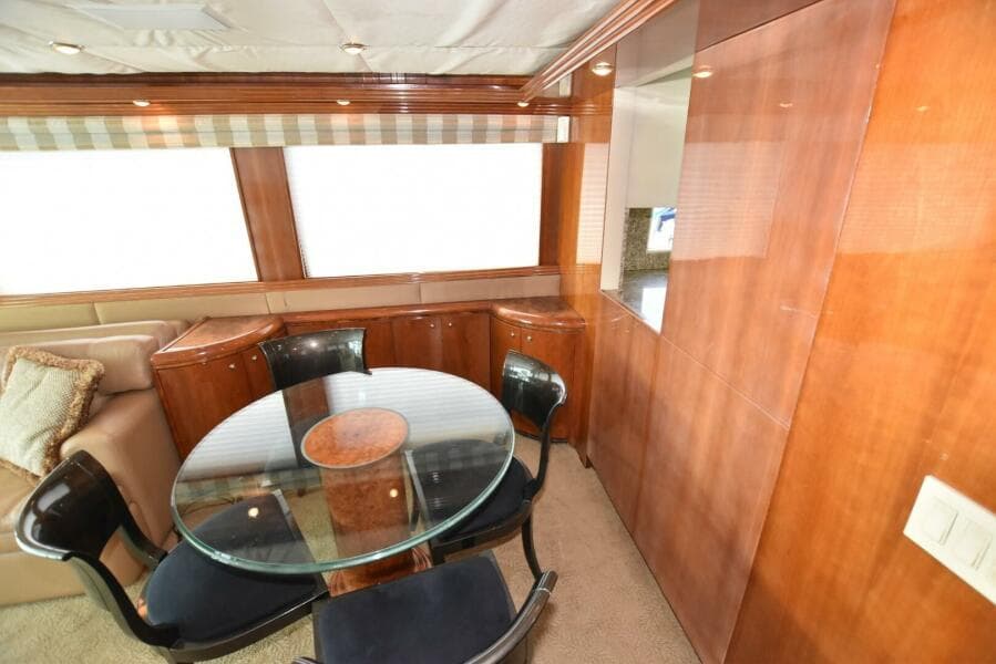 1998 Hatteras 74 Sportdeck