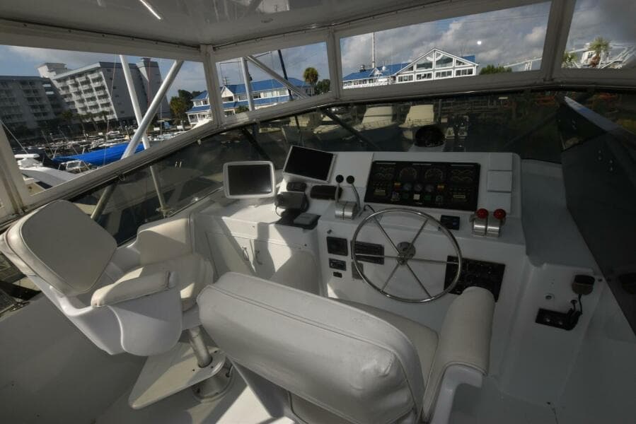 1998 Hatteras 74 Sportdeck