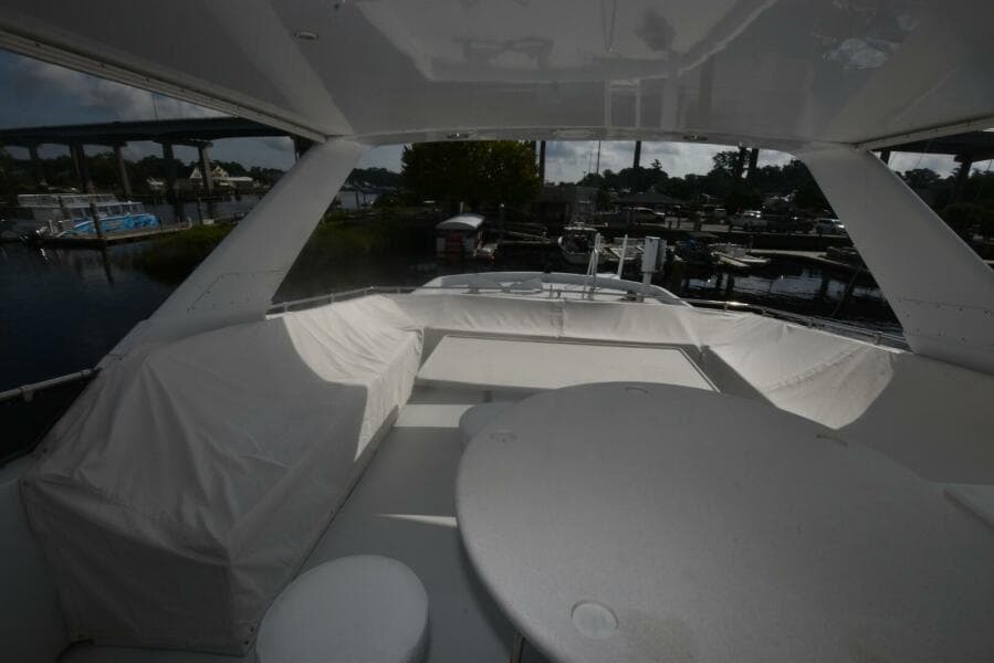 1998 Hatteras 74 Sportdeck