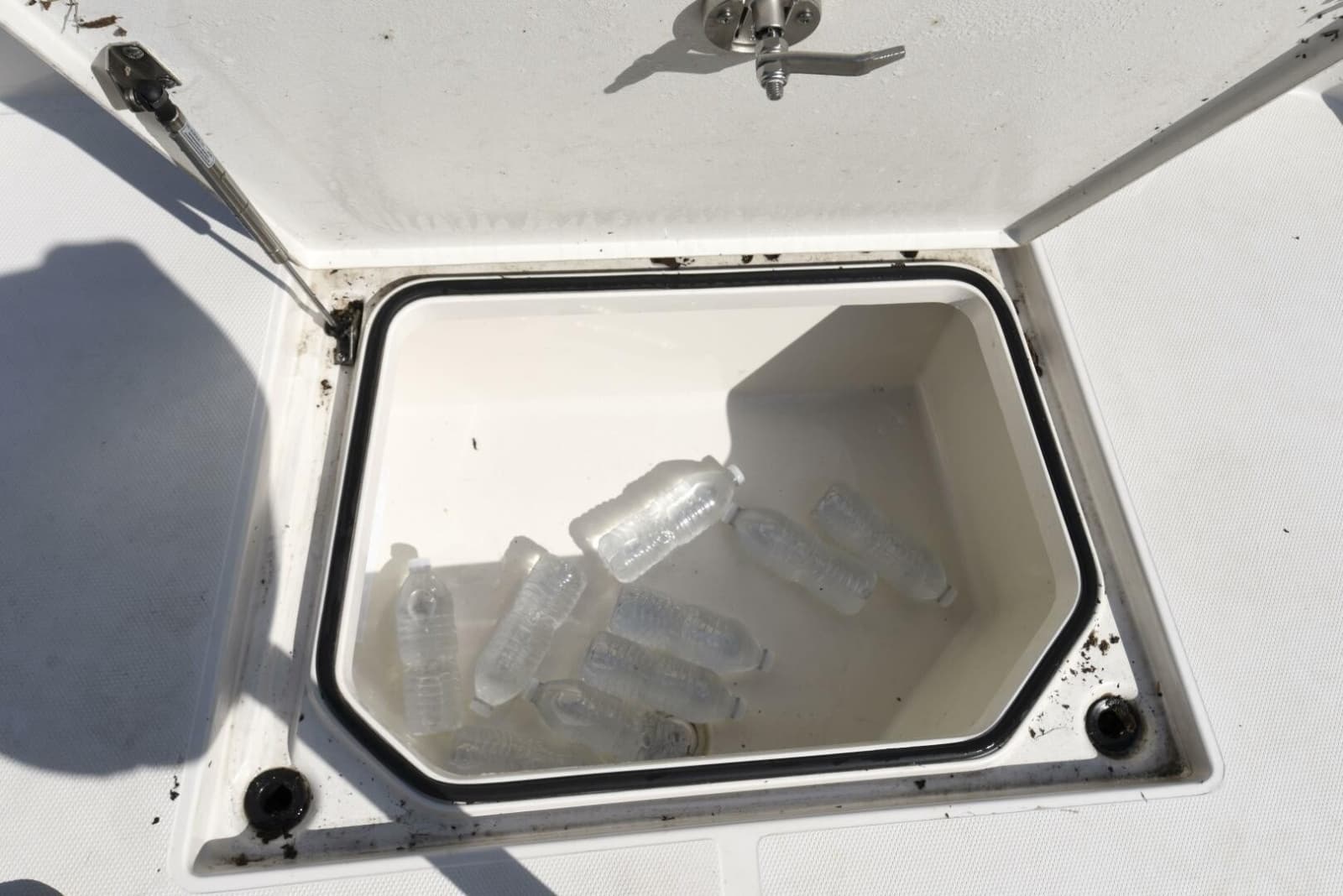 2022 Ranger 2360 Bay