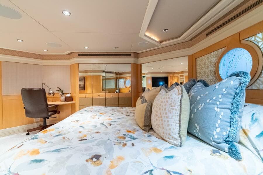 2001 Delta Marine Tri-Deck