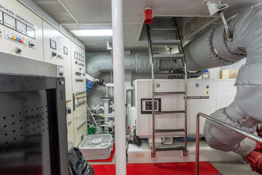 2001 Delta Marine Tri-Deck