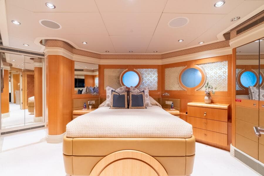 2001 Delta Marine Tri-Deck