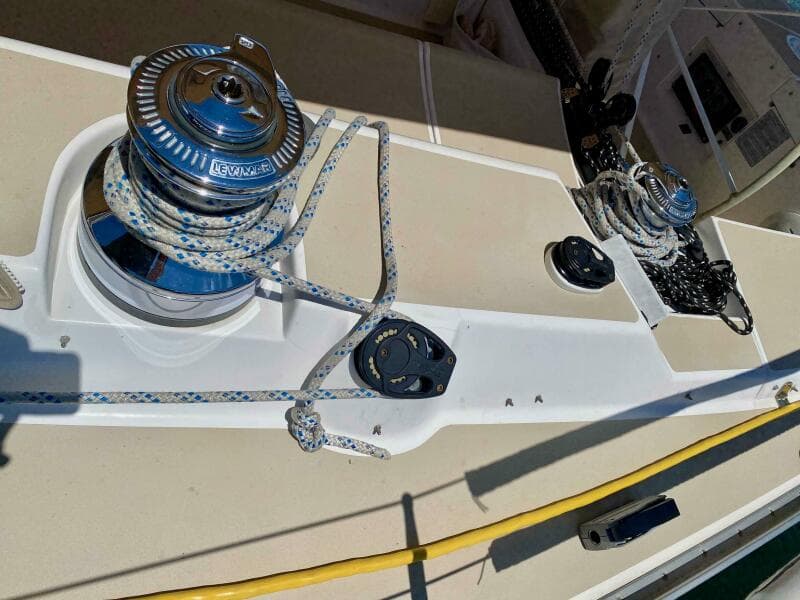 2001 J Boats J 46