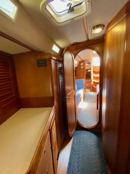 2001 J Boats J 46