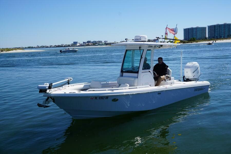 2022 Everglades 253 Center Console