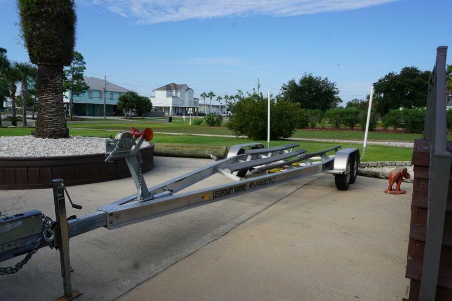 2022 25 Everglades 253cc Trailer (2)