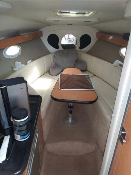 2009 Rinker 280 Express Cruiser
