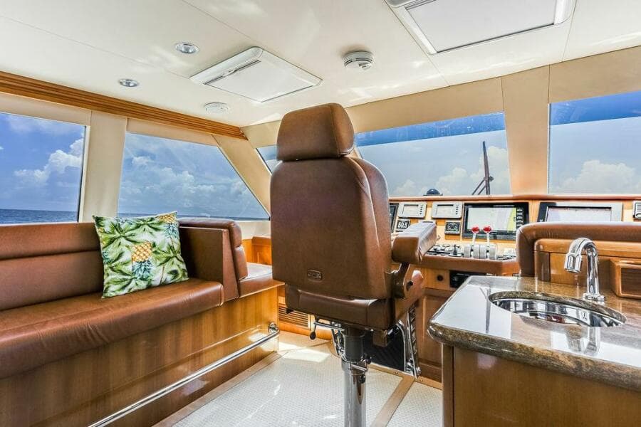 2005 Hatteras Enclosed Bridge