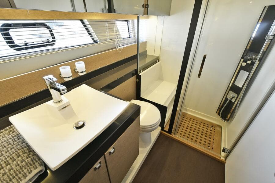 2018 Prestige 560 Fly