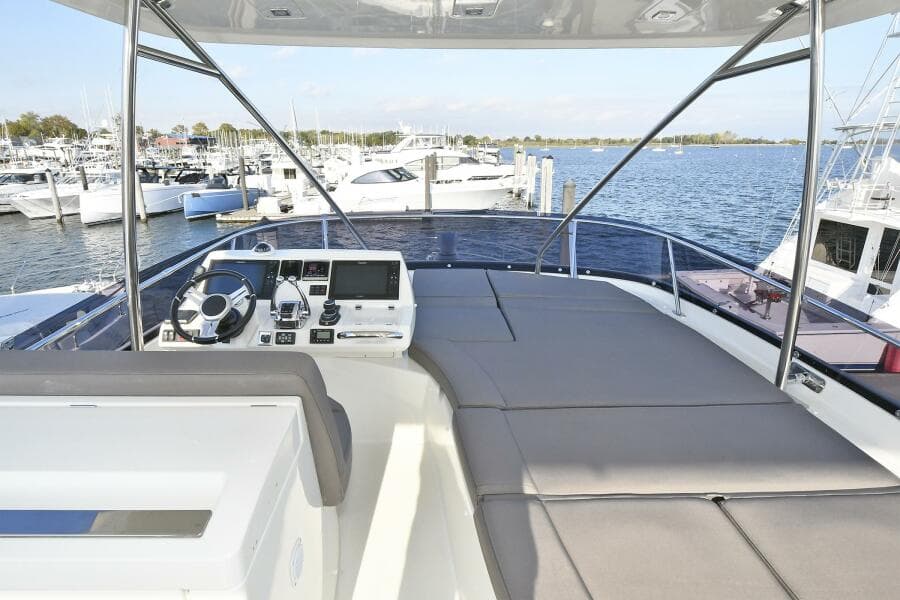 2018 Prestige 560 Fly