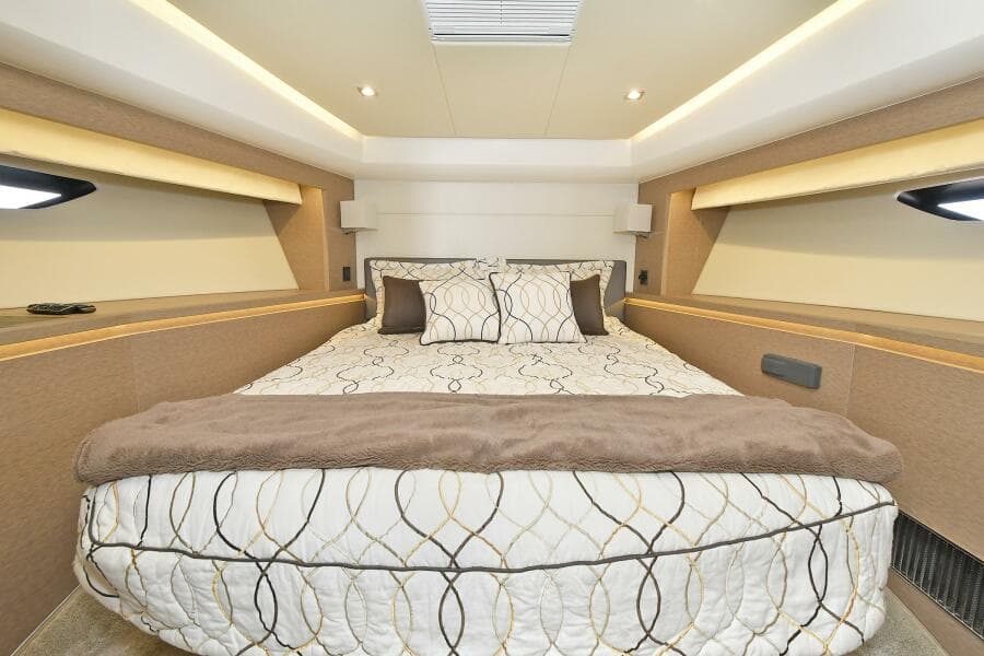2018 Prestige 560 Fly