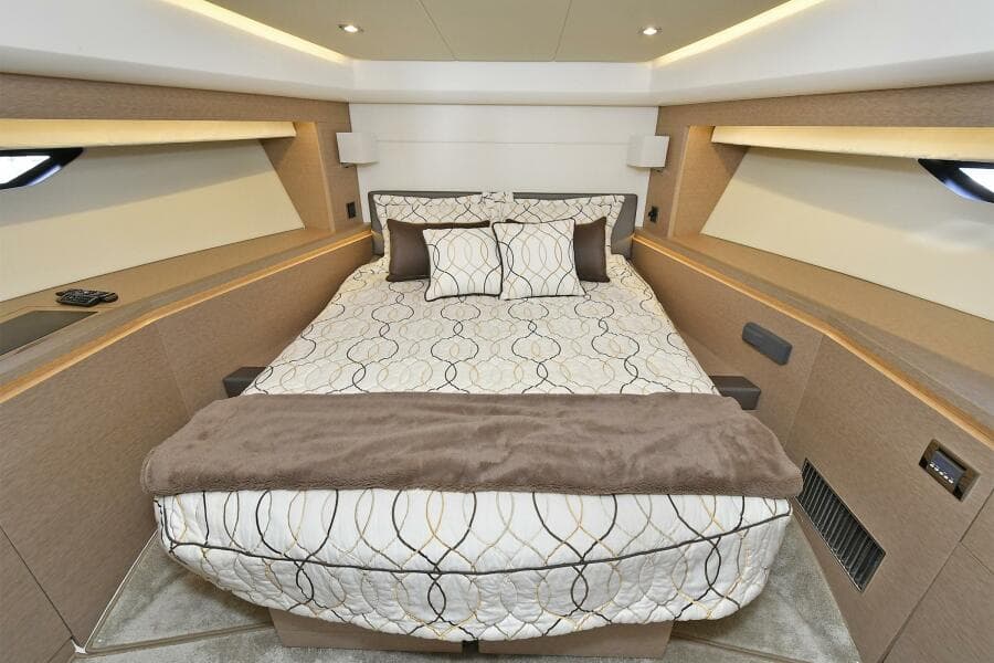 2018 Prestige 560 Fly