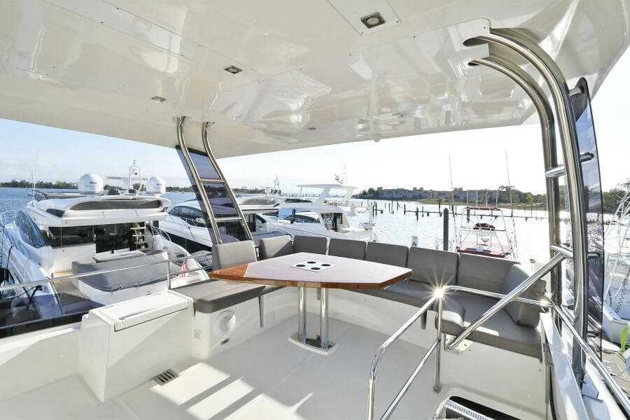 2018 Prestige 560 Fly