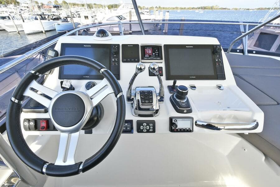 2018 Prestige 560 Fly