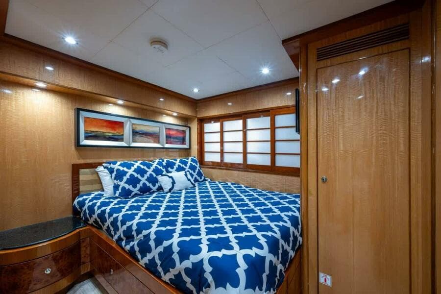 Ocean Alexander 78 Somewhere In Time- Port Stateroom
