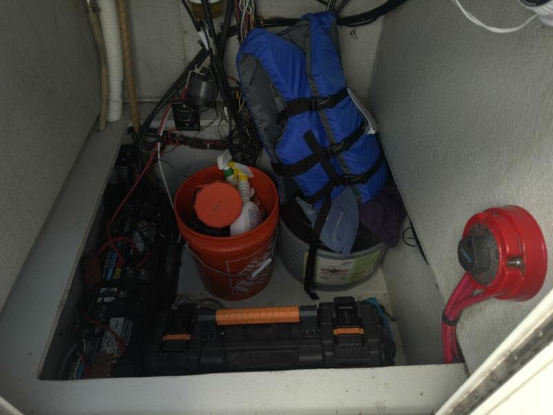 1999 Dusky 256 Center Console