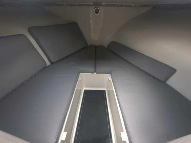 1999 Dusky 256 Center Console