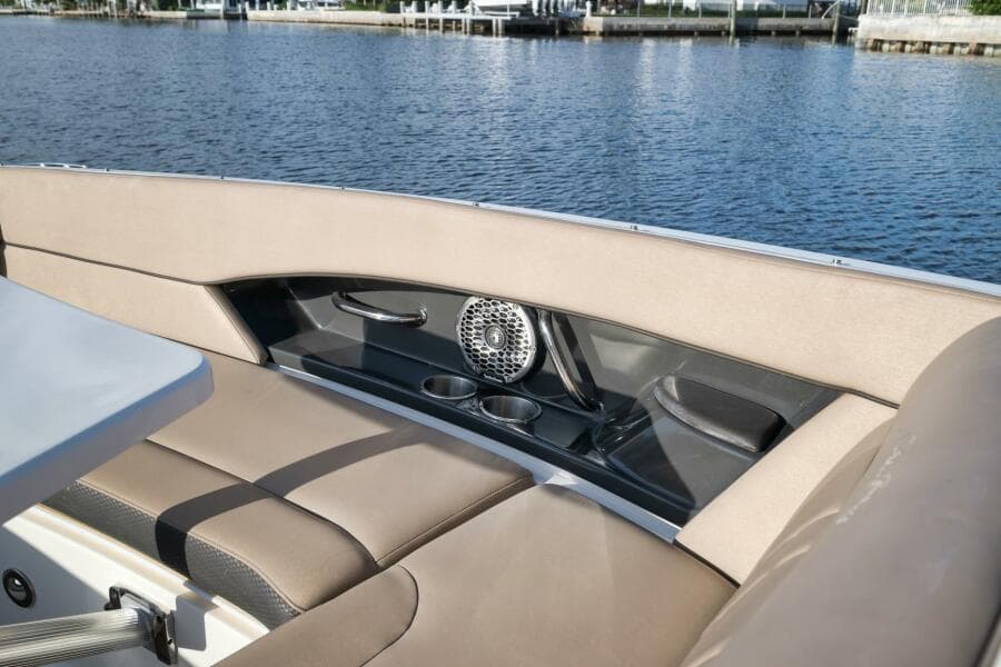 2016 Sea Ray 350 SLX