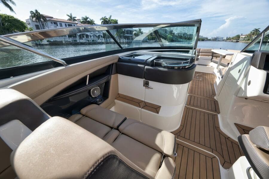 2016 Sea Ray 350 SLX