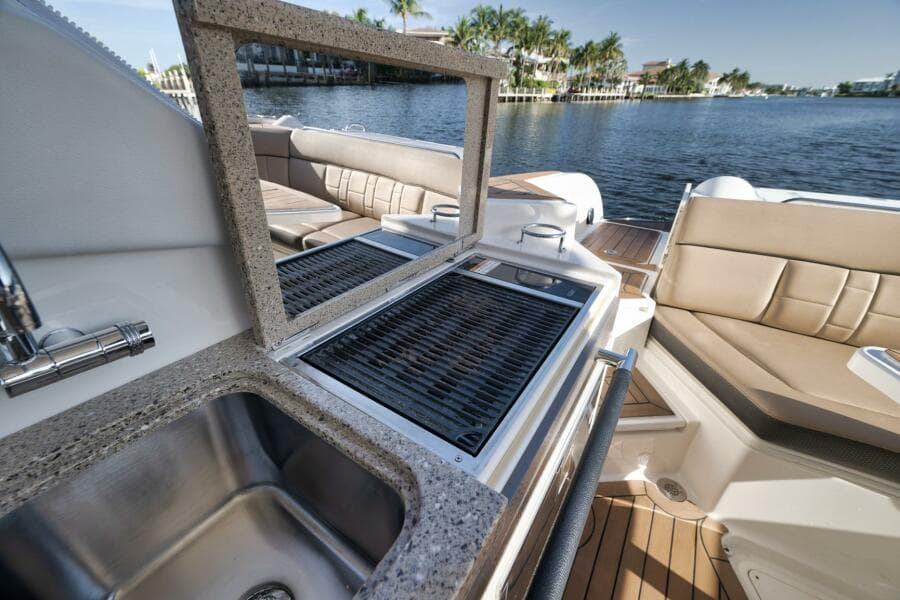 2016 Sea Ray 350 SLX