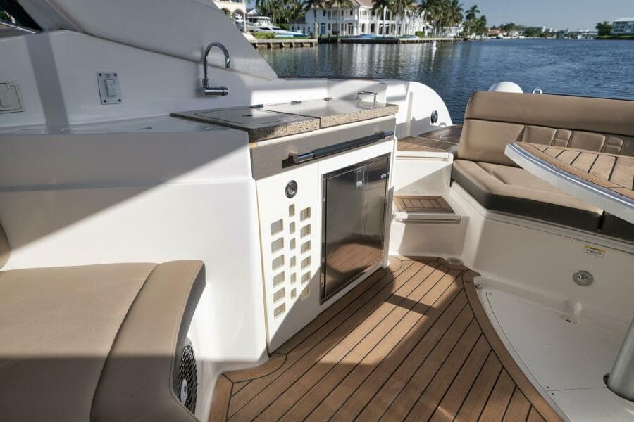 2016 Sea Ray 350 SLX